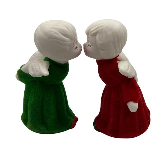 Vintage Set Flocked Kissing Angels Green Red Ceramic Holiday Christmas Figurines - Picture 1 of 7